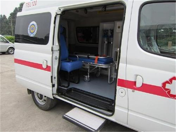 洛隆救护车出租服务案例7